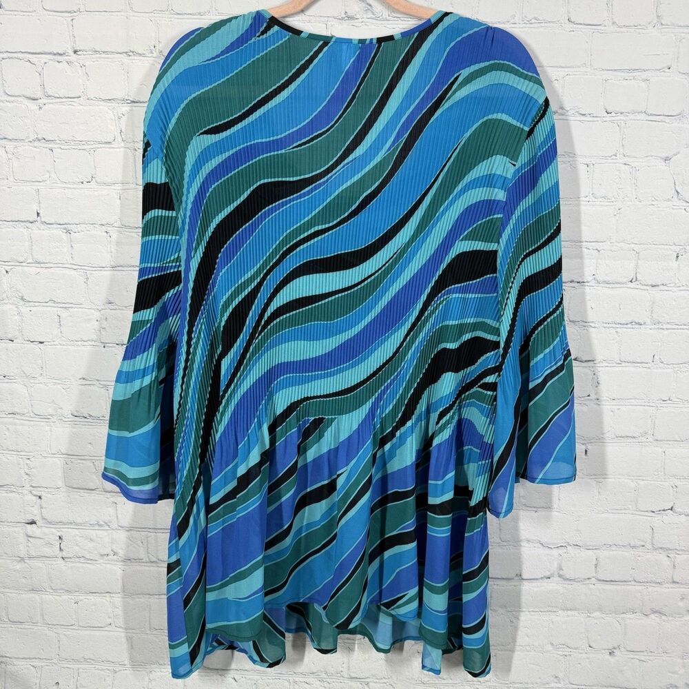 Catherines Womens 3X 26/28W Blue Abstract Beaded Neck 3/4 Sleeve Tunic Top - Picture 3 of 11